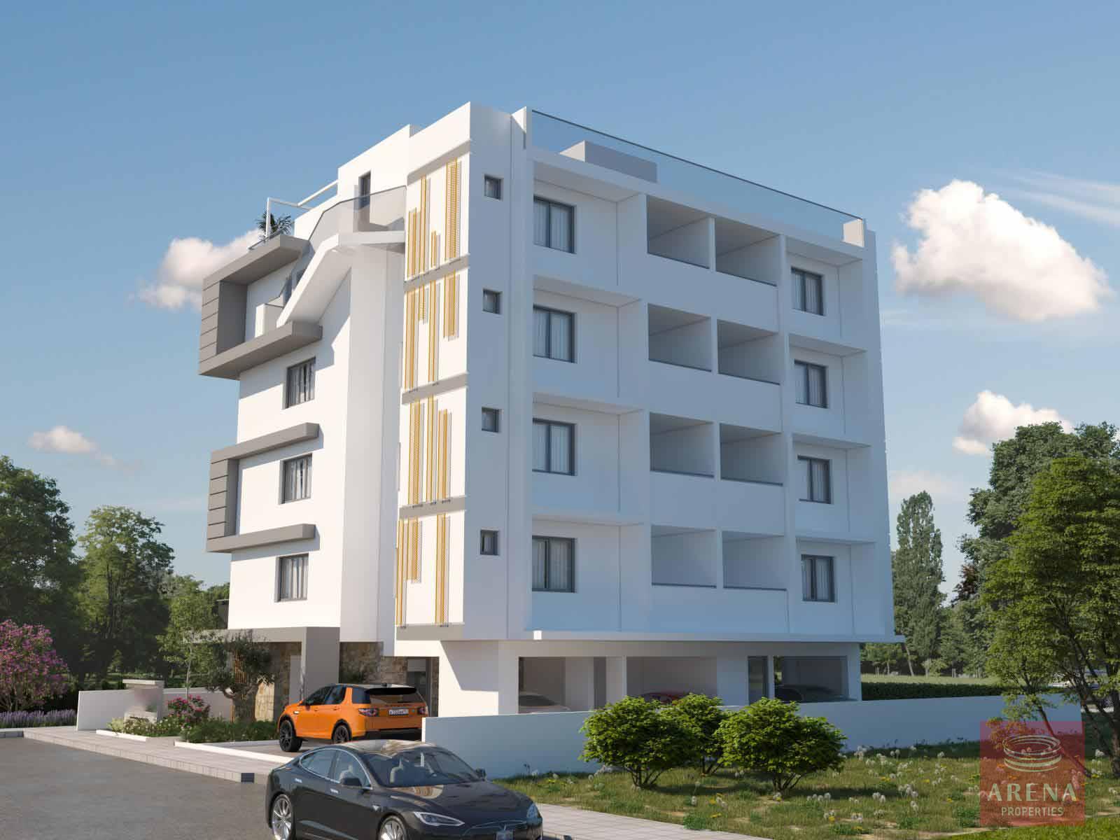 Top floor apt in Kamares to buy