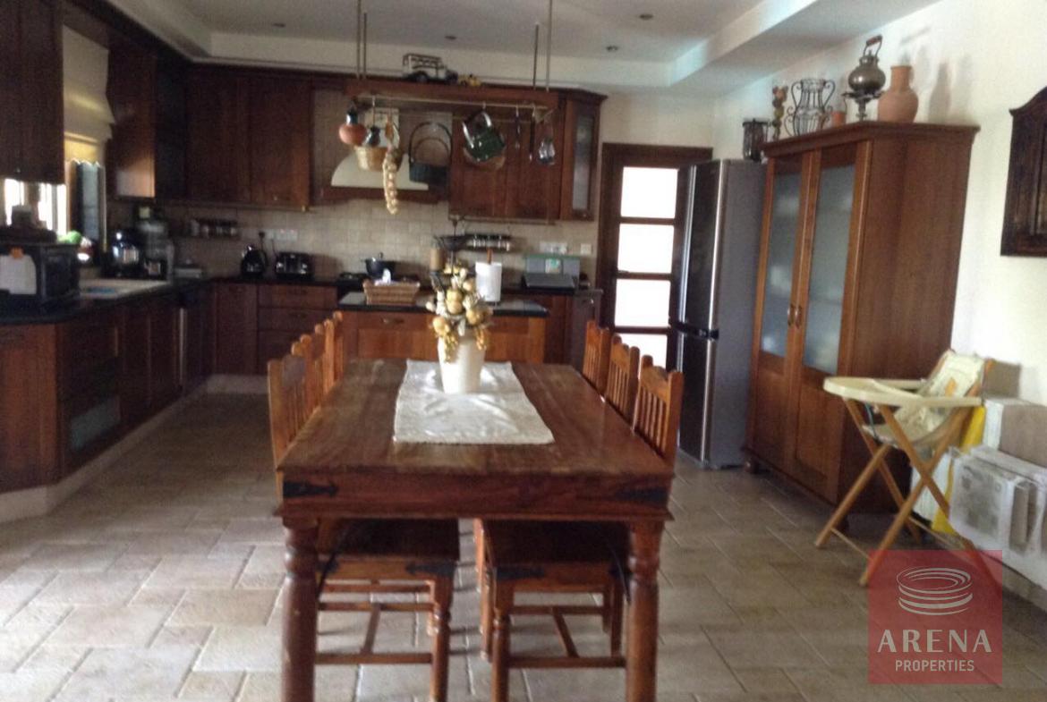 5 Bed Villa in Alethriko - kitchen