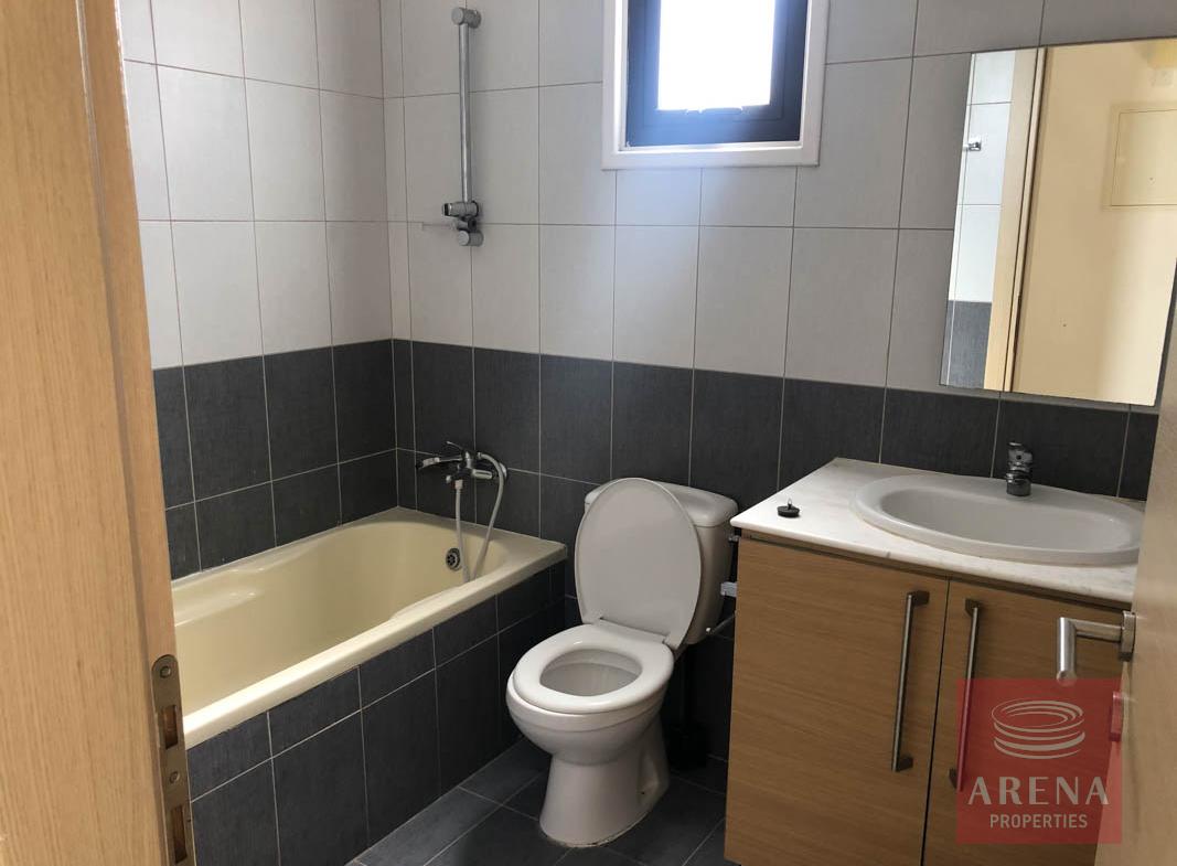 2 Bed Apt for sale in Tersefanou - bathroom