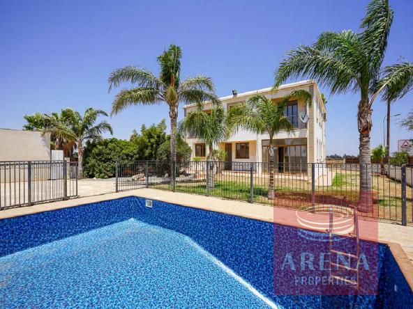 4 BED VILLA IN AYIA TRIADA