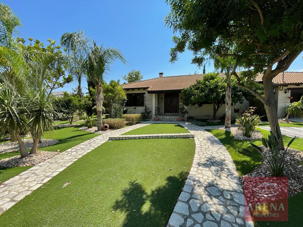 4 BED BUNGALOW IN OROKLINI