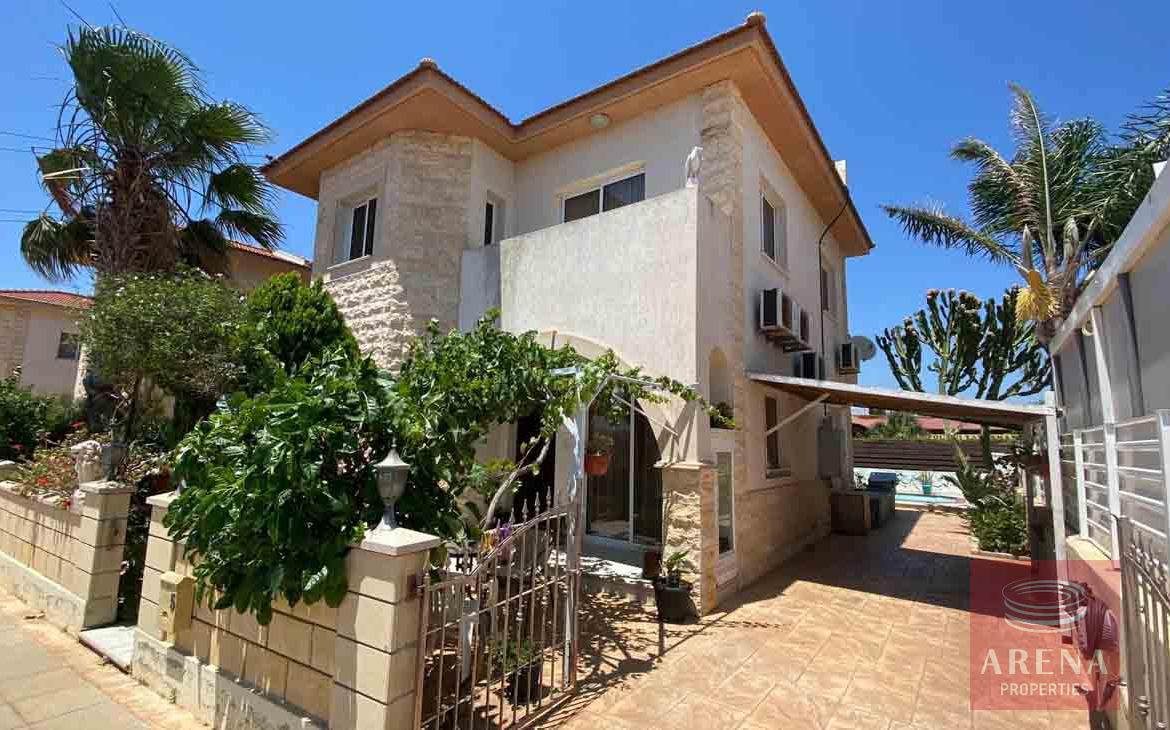 House in Liopetri for sale