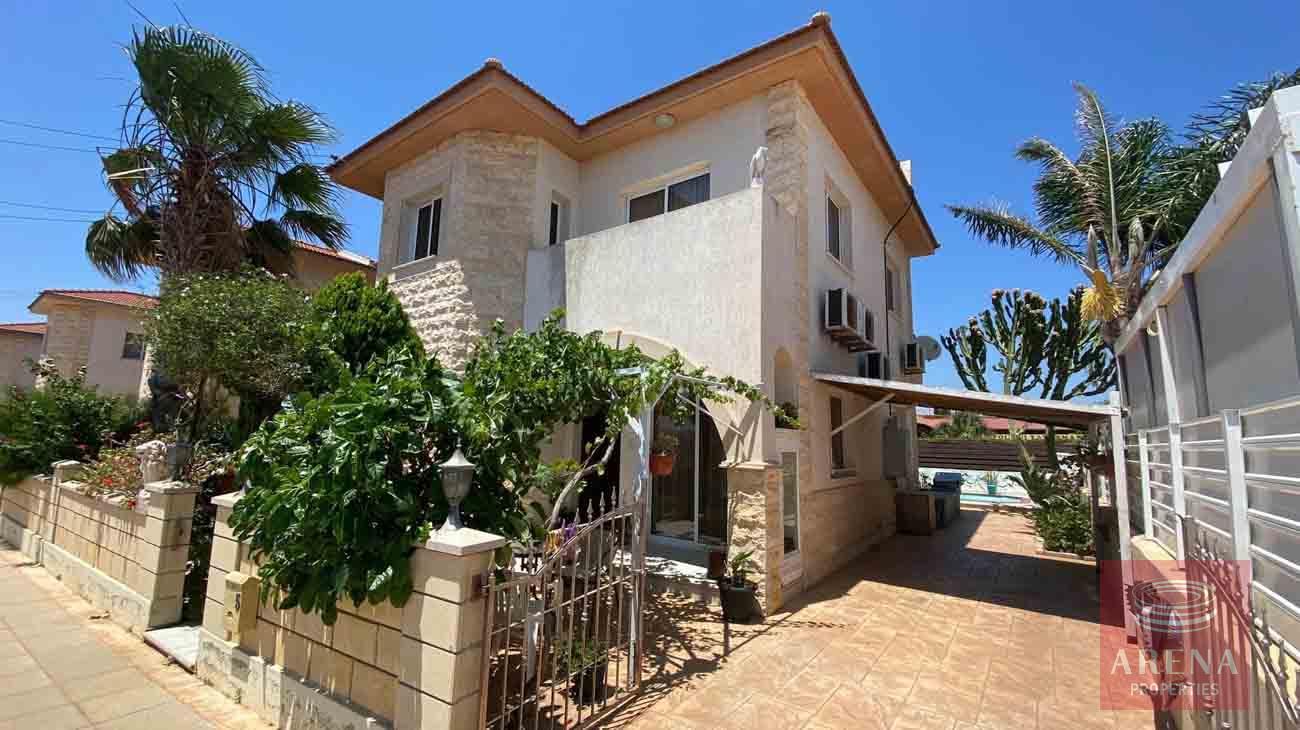 House in Liopetri for sale