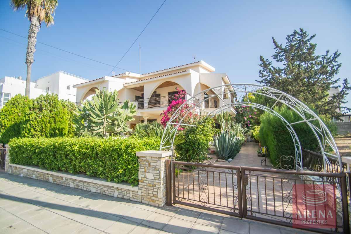 1 VILLA IN FANEROMENY 3803