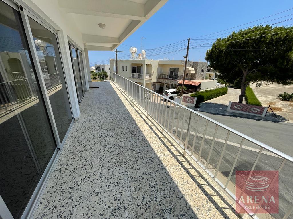 Building of apts in Derynia