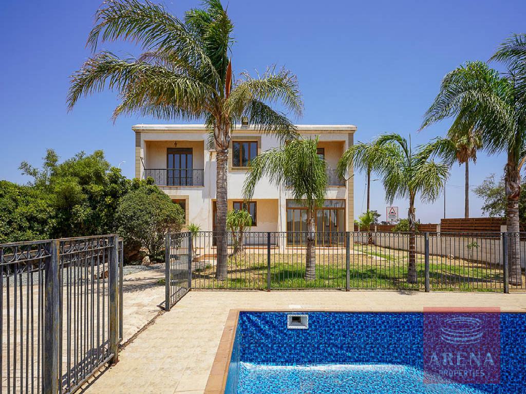 4 BED VILLA IN AYIA TRIADA - POOL