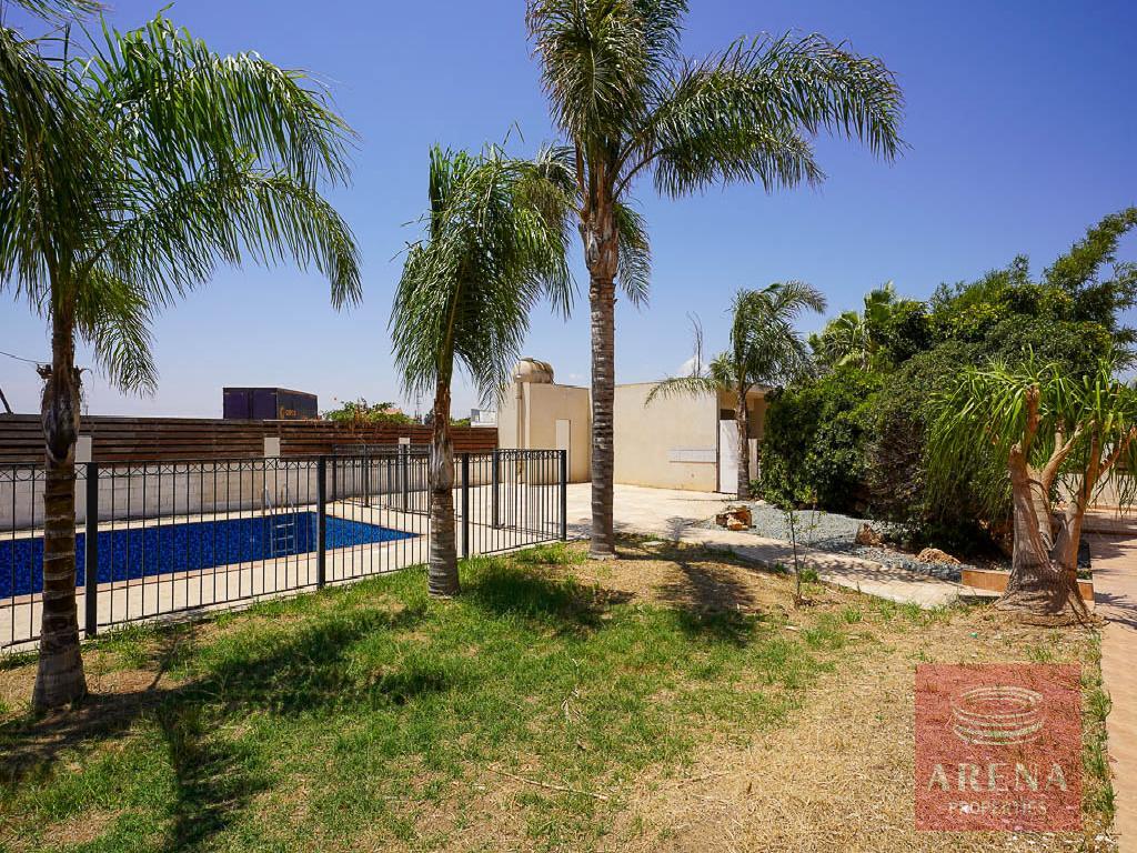 4 BED VILLA IN AYIA TRIADA FOR SALE