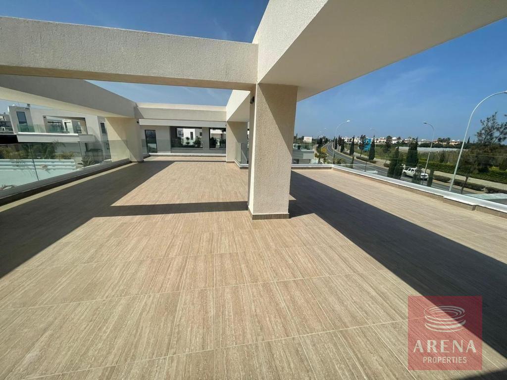 3 Bed Bungalow in Pernera - roof garden