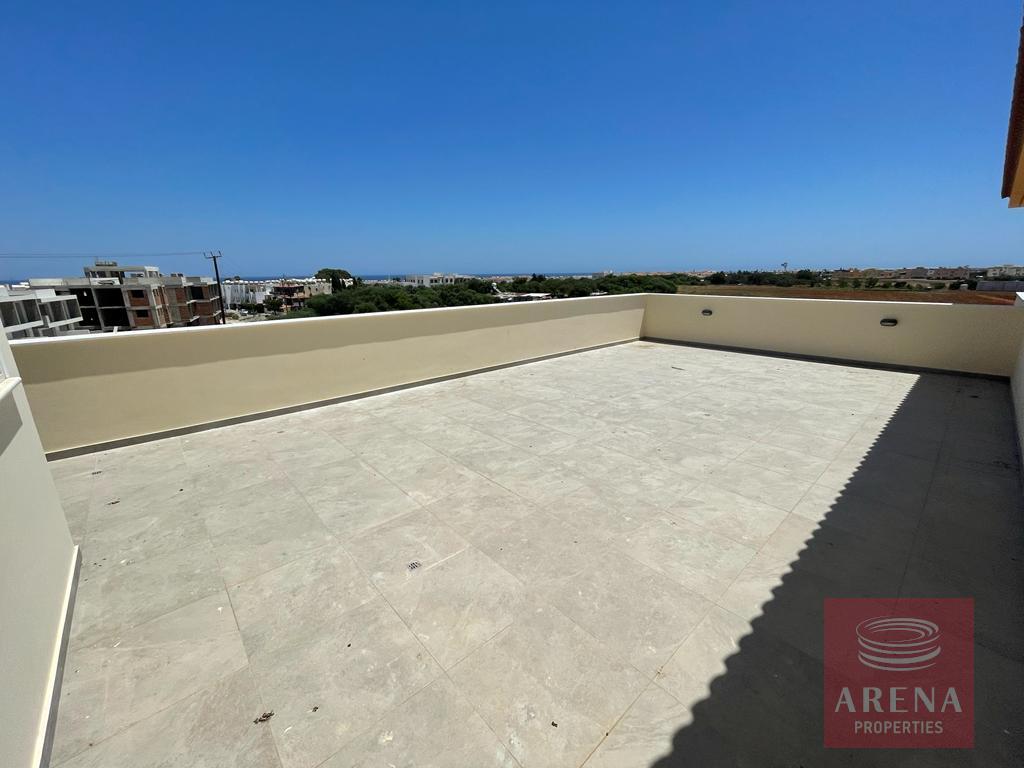 2 Bed Top floor flat in Kapparis