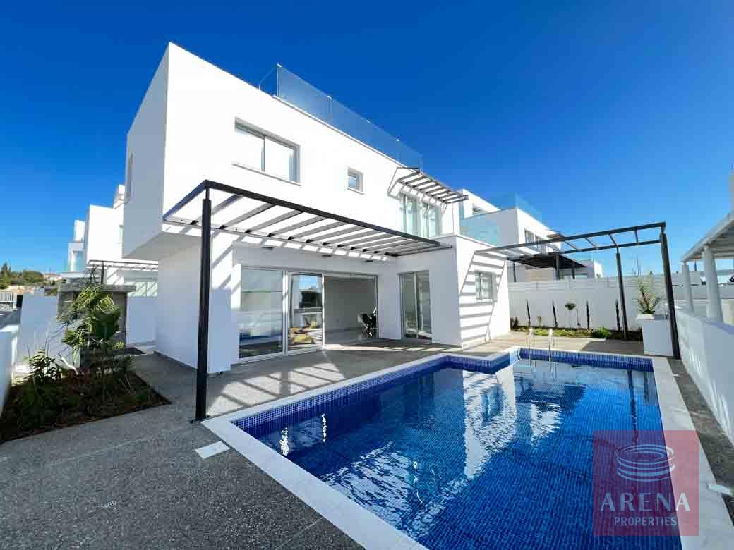 3 BED VILLA IN aYIA nAPA