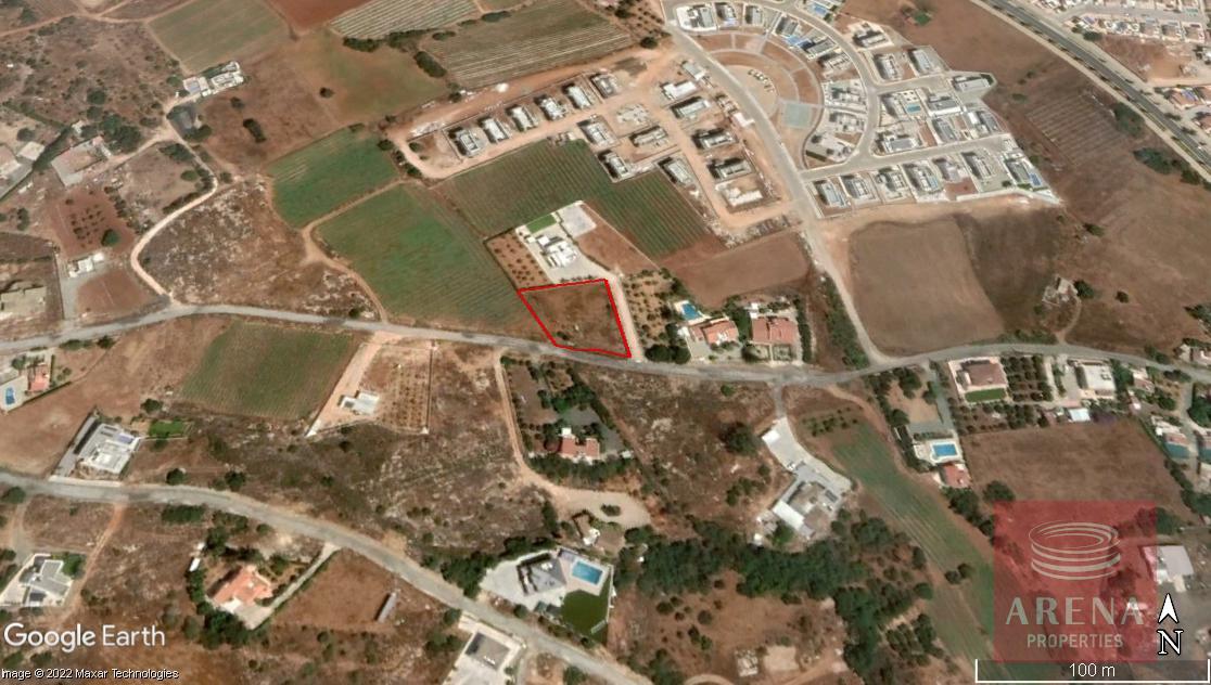 Land for sale in Pernera