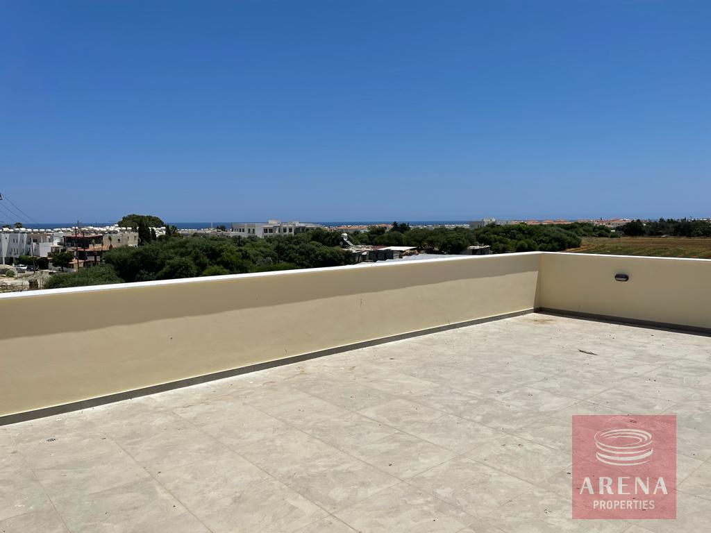 2 Bed Top floor flat in Kapparis - veranda