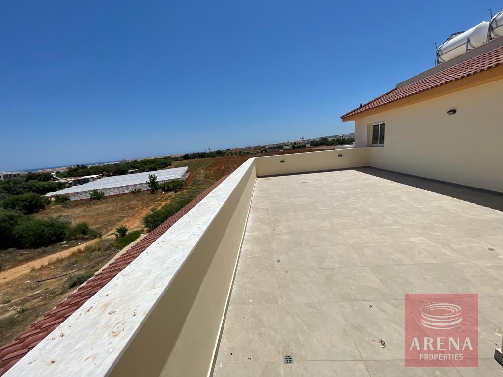 2 Bed Top floor flat in Kapparis for sale