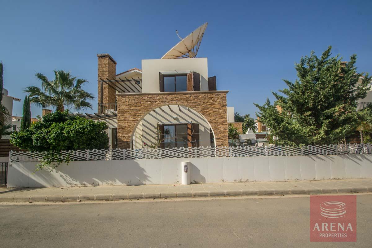 3755 1 villa for sale