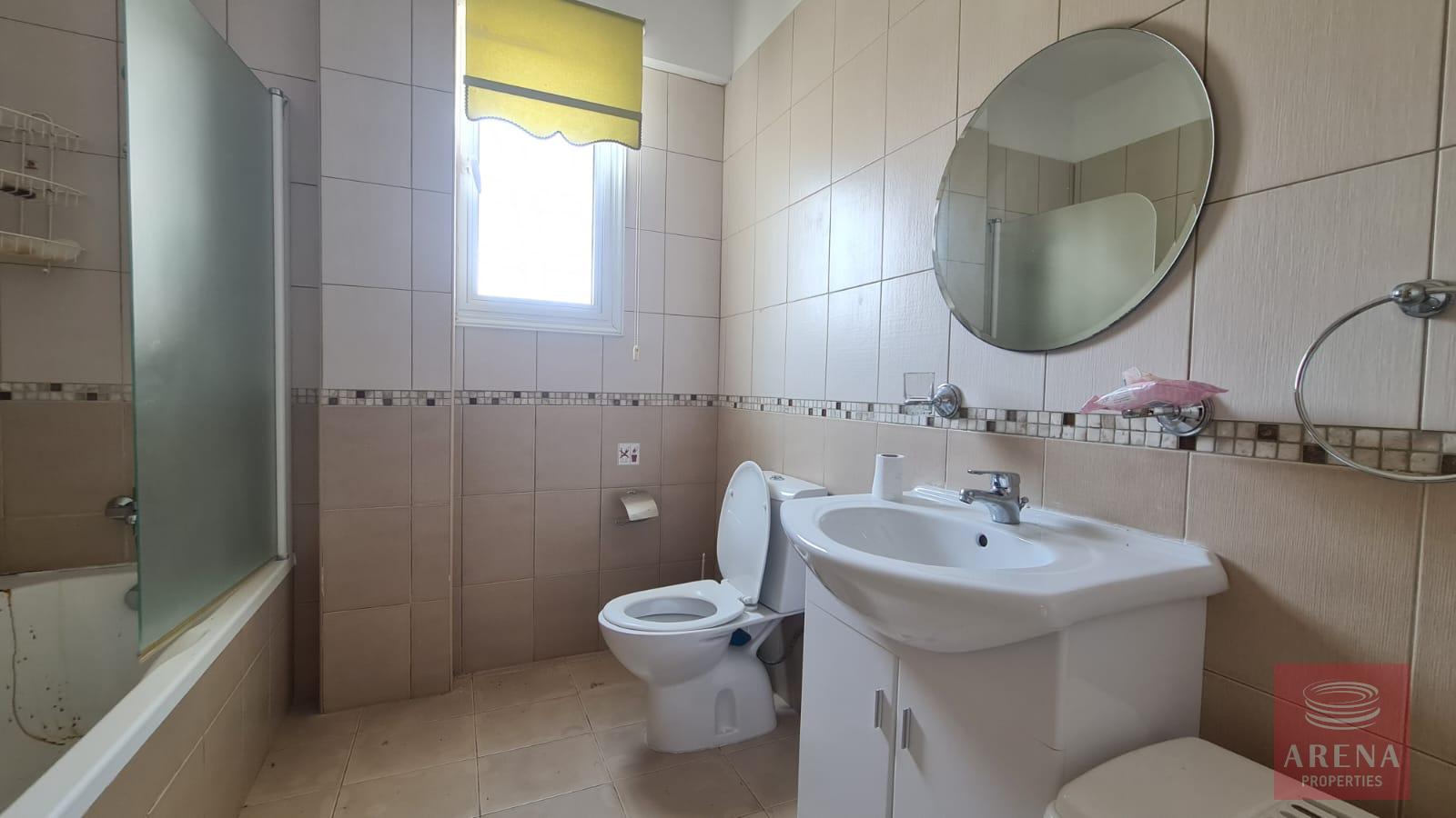 3 bed apt in pernera - bathroom