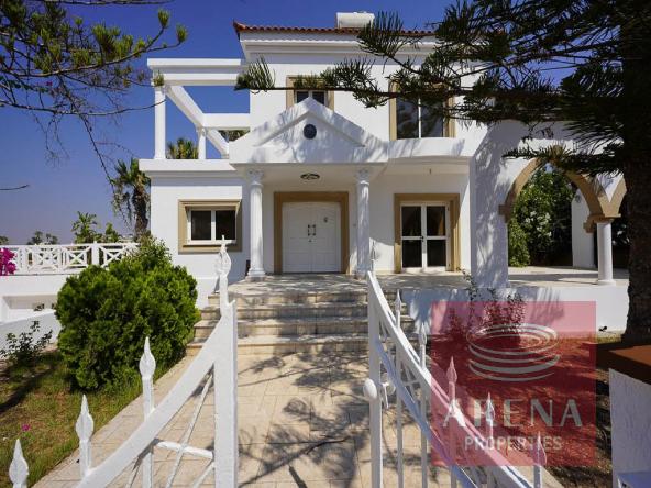 3 BED VILLA FOR SALE ION PERVOLIA