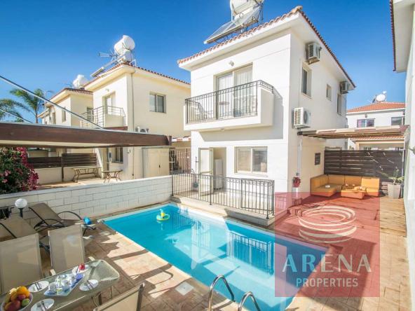 1 VILLA IN KAPPARIS FOR RENT
