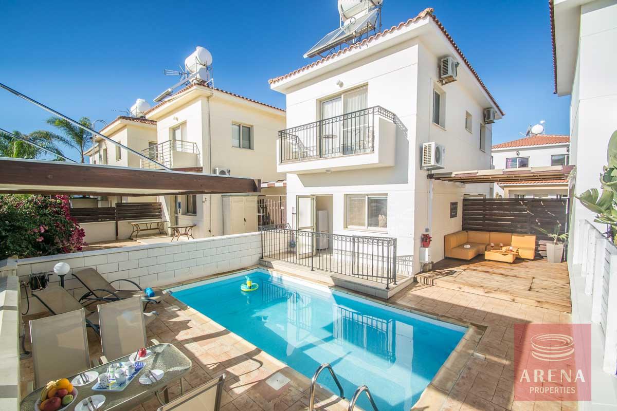 1 VILLA IN KAPPARIS FOR RENT