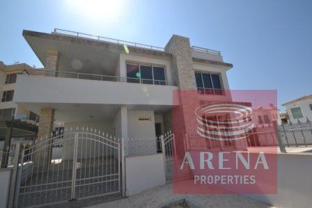 2.villa to let 1