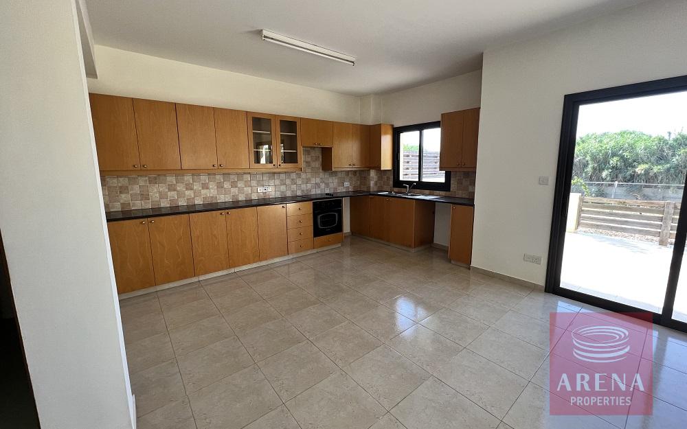 3 BED VILLA IN LIVADIA - KITCHEN