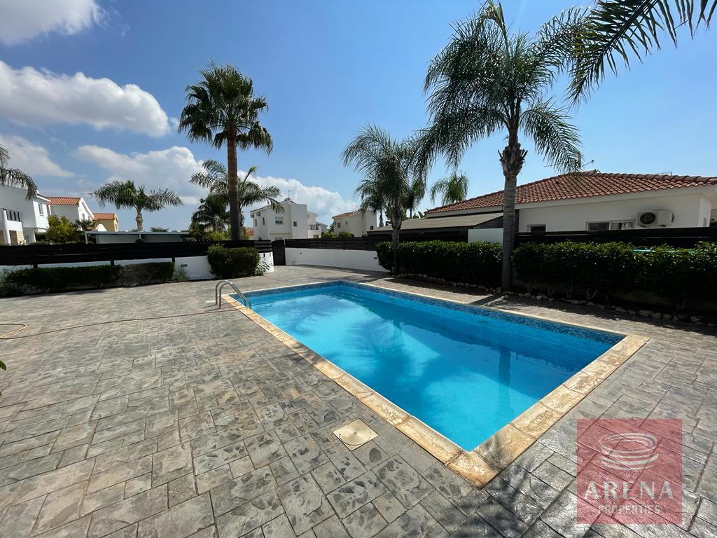 Bungalow for rent in Ayia Thekla - swimming pool