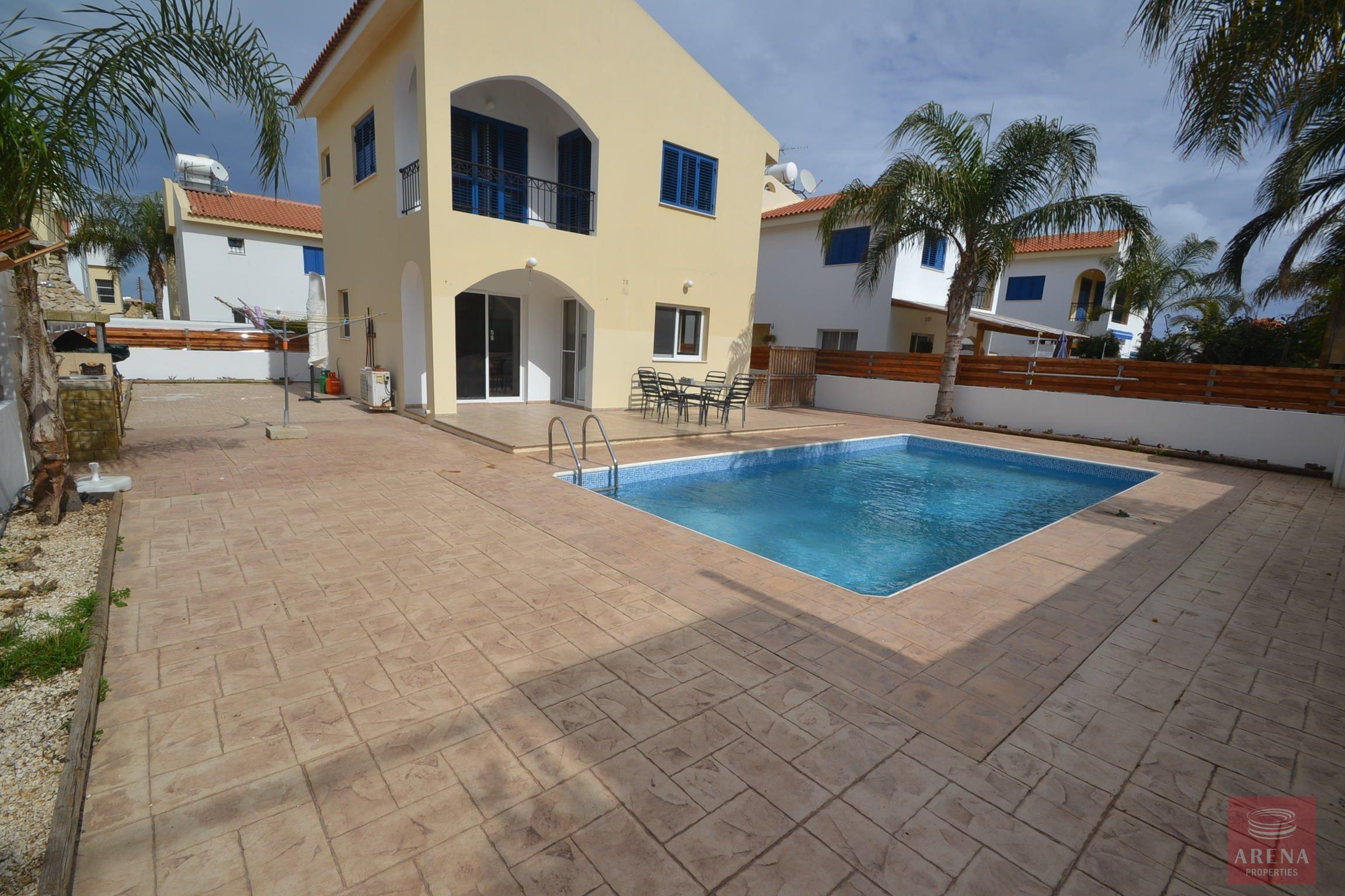 3448 villa to let