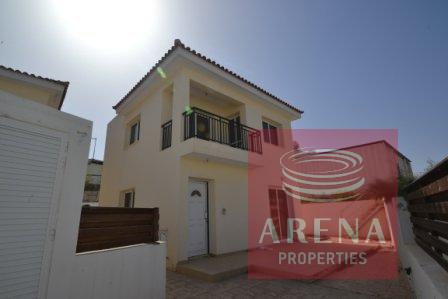 villas to let in protaras