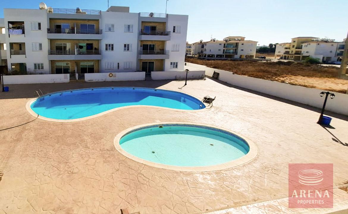 2 bed apt in paralimni