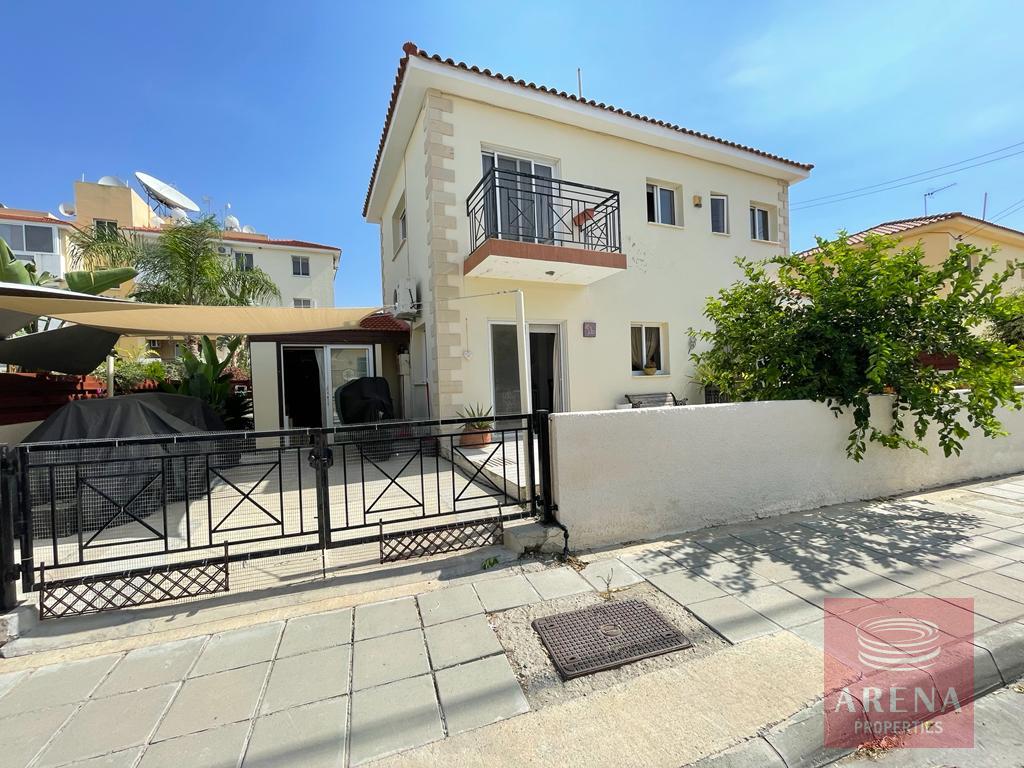 2 bed villa in oroklini for sale