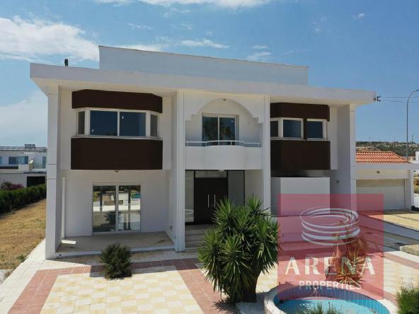 4 Bed Villa in Pyla