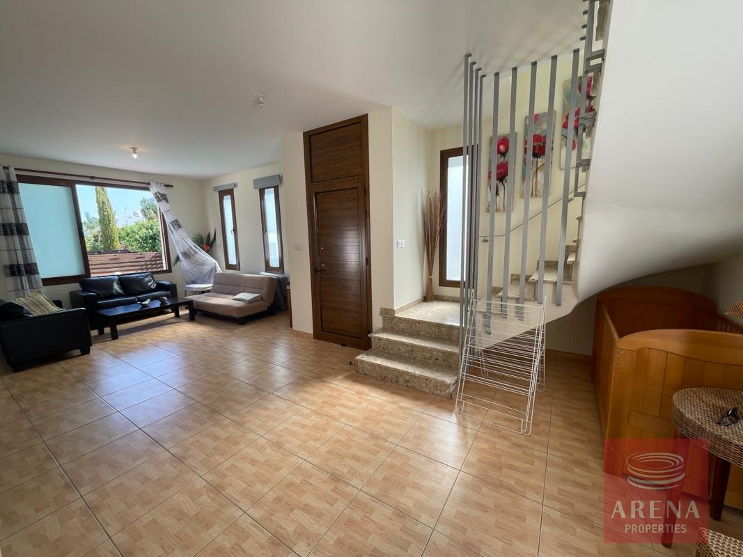 Villa for rent in Cape Greco - living area