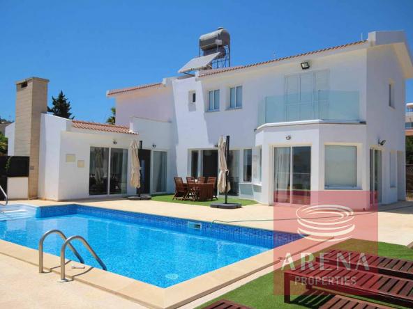4 BED VILLA FOR SALE IN CAPE GRECO