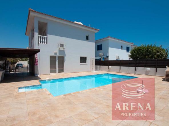 4 BED VILLA IN AYIA TRIADA