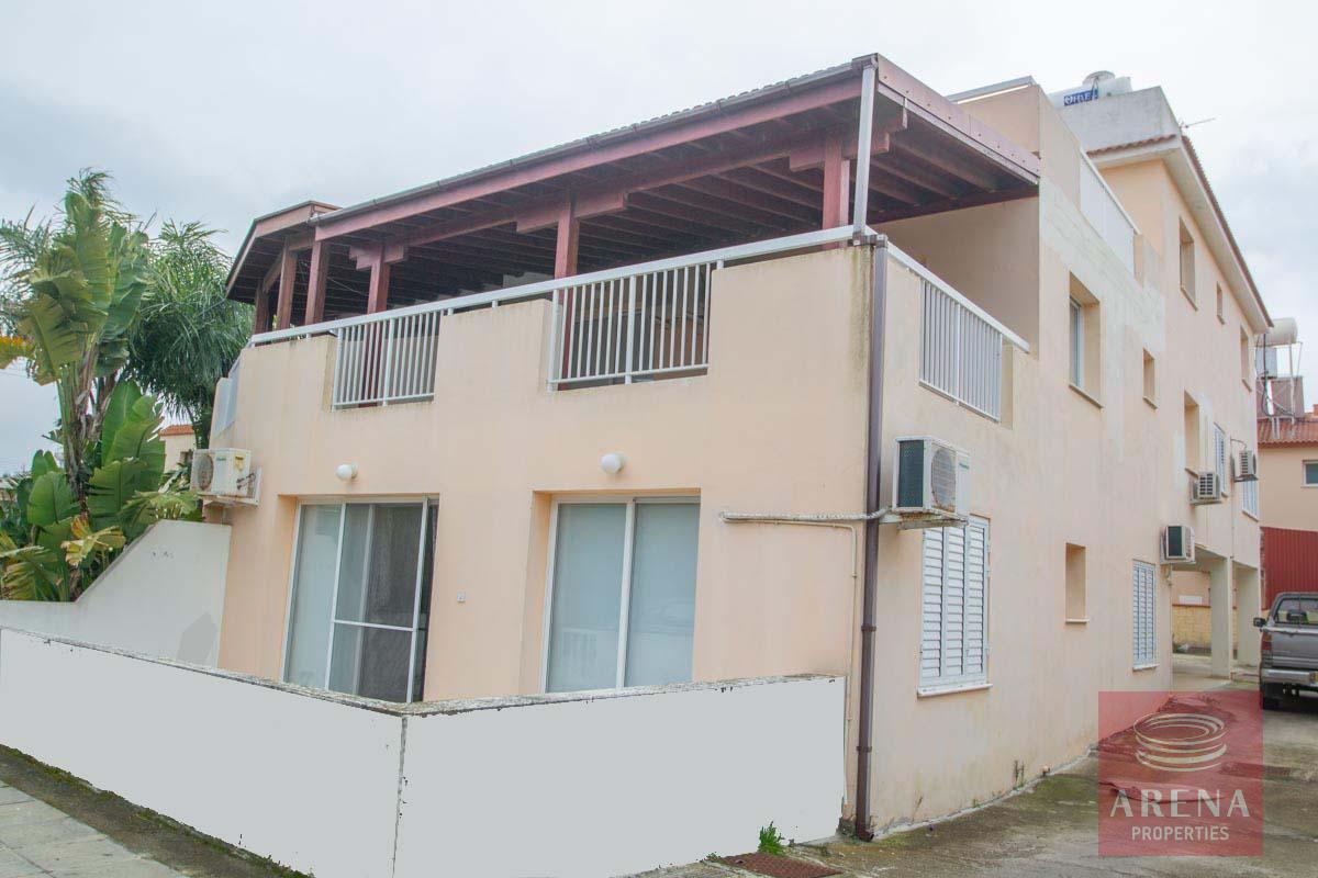 Flat with Deeds in Paralimni