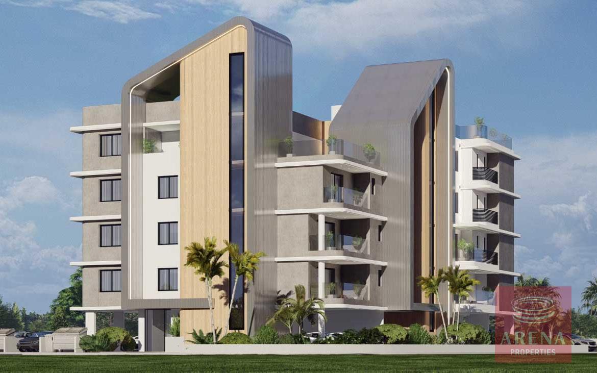 2 bed apt in Marina area for sale