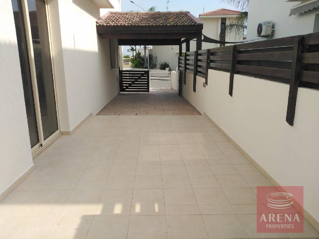 4 BED HOUSE IN ARADIPPOU - OUTSIDE AREA