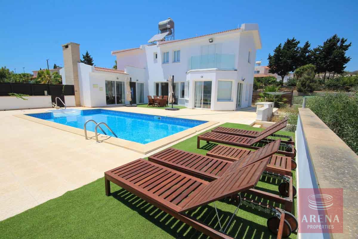 VILLA IN CAPE GRECO FOR SALE