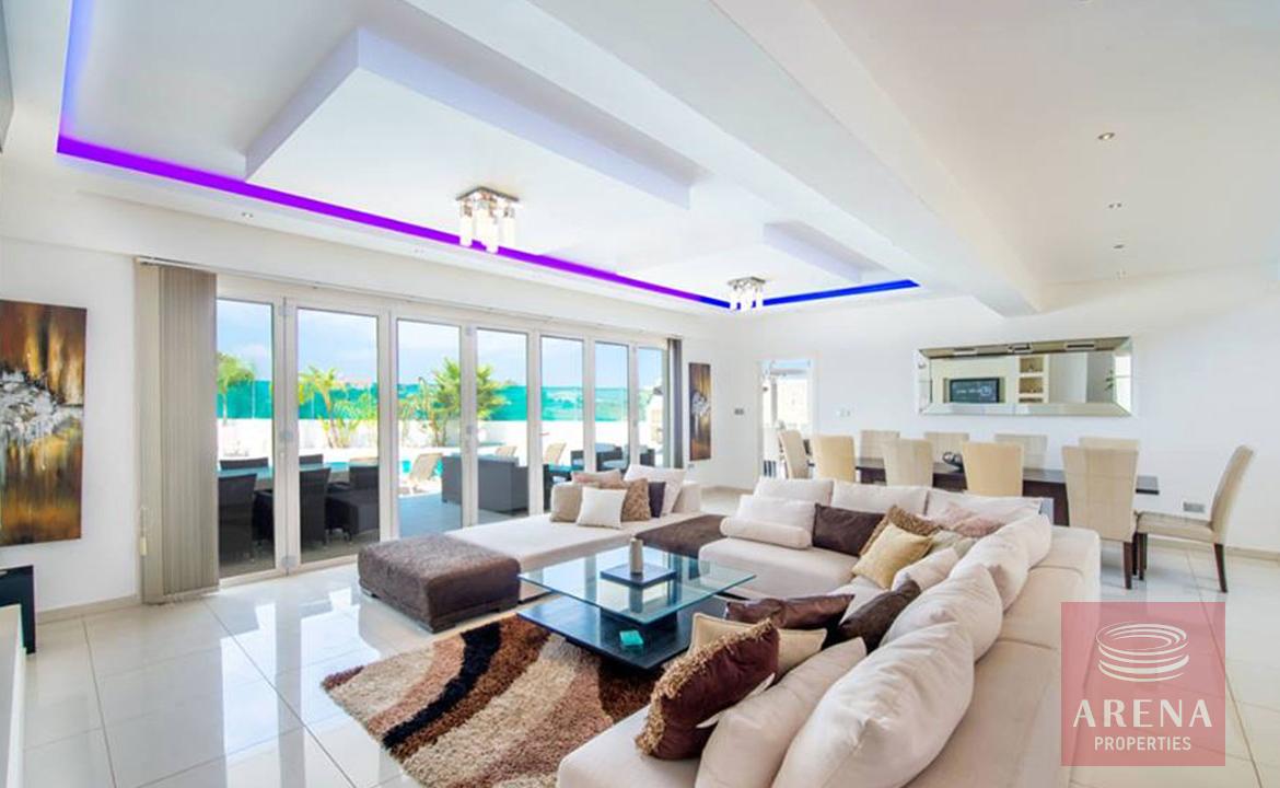 5 BED VILLA FOR SALE IN pROTARAS - SITTING AREA