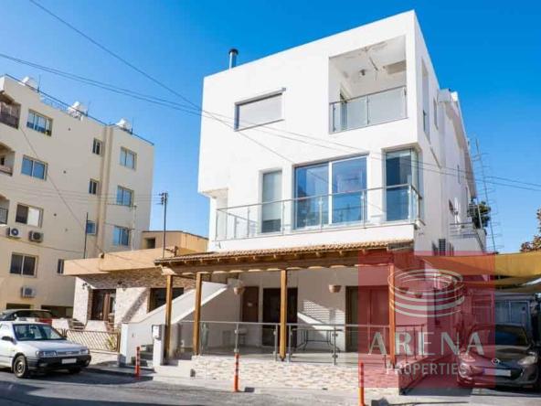 3 bed 2 level apt in sotiros