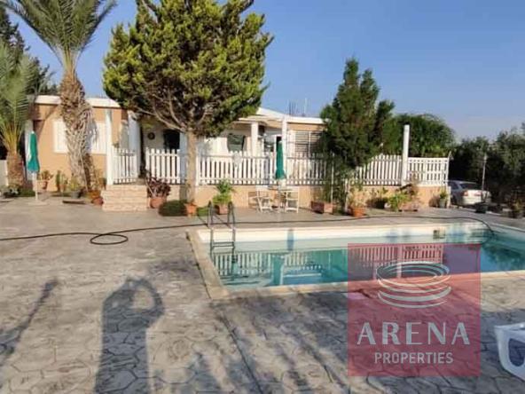 5 bed bungalow for sale in tersefanou