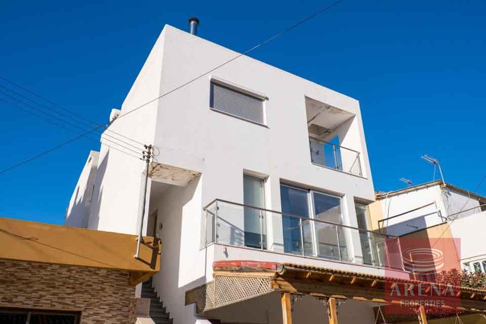 3 bed 2 level apt in sotiros to buy