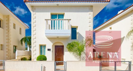 Villa in Pernera for sale