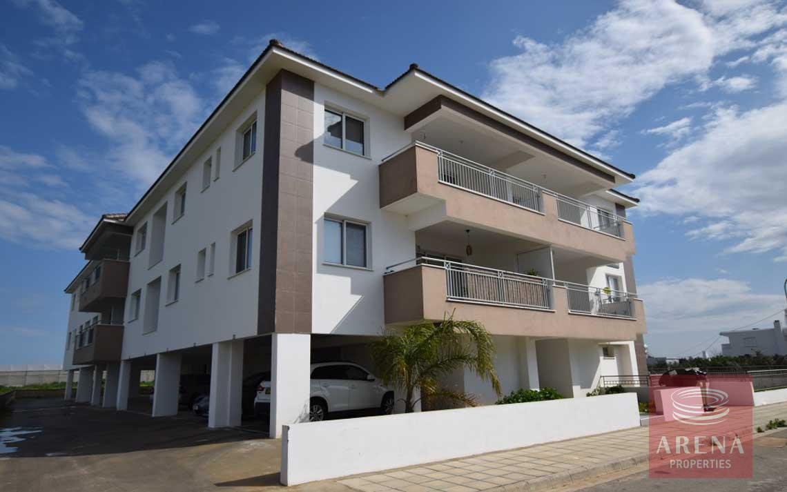 studio for sale in Paralimni with a plot