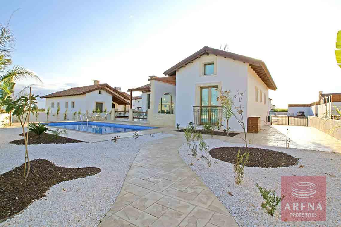 2 bed bungalow in Ayia Thekla for sale