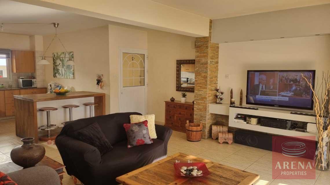 3 bed apt in Paralimni for sale