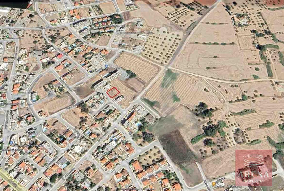 Plot in Oroklini for sale