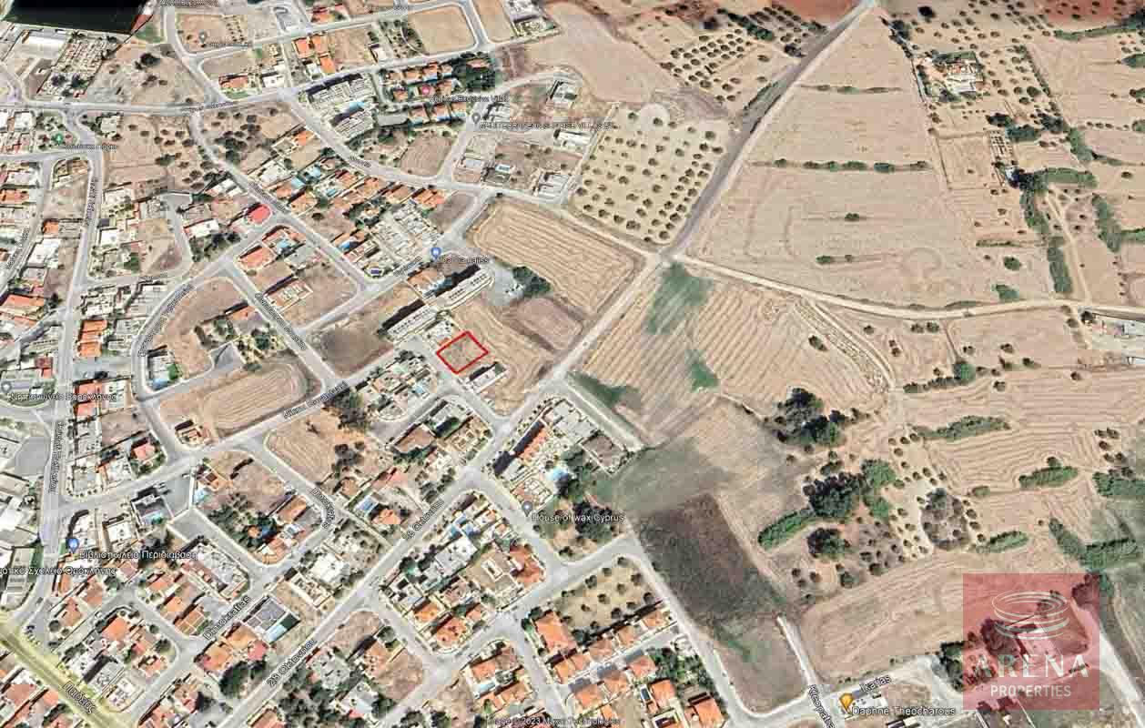 Plot in Oroklini for sale