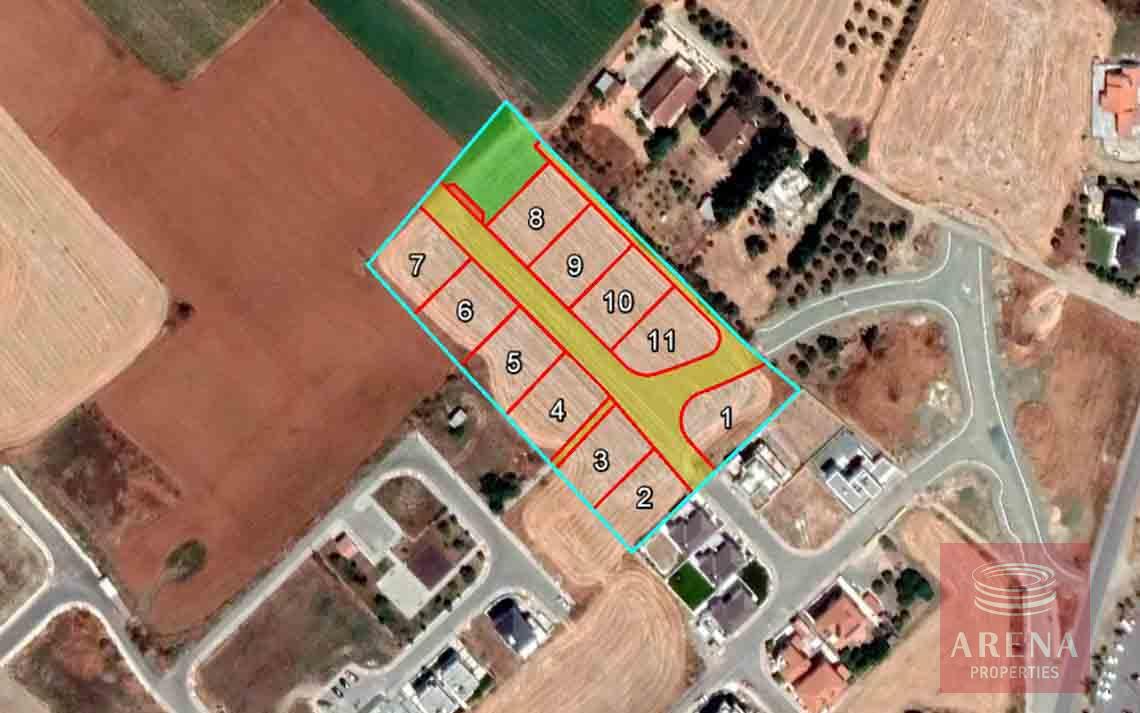 Plot in Kiti for sale