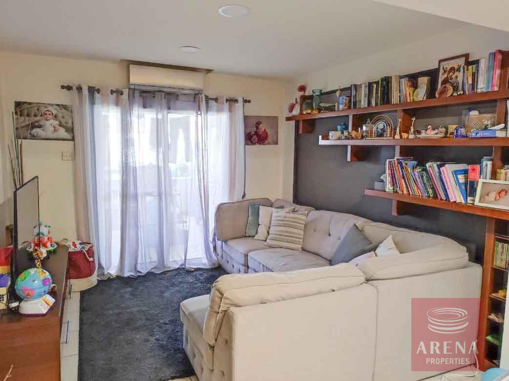 2 bed apt in Paralimni - living area