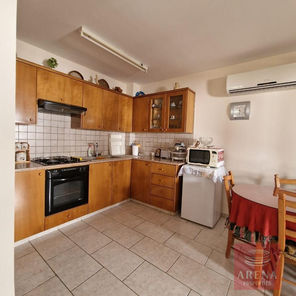 semi-detahed house in pervolia - kitchen